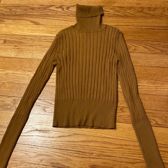 Brown turtle neck sweater - Picture 1 of 3